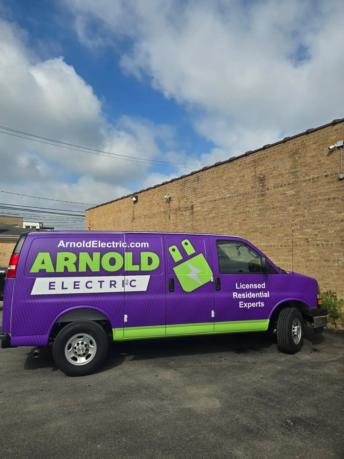Arnold Electric wrapped Express van in Chicago