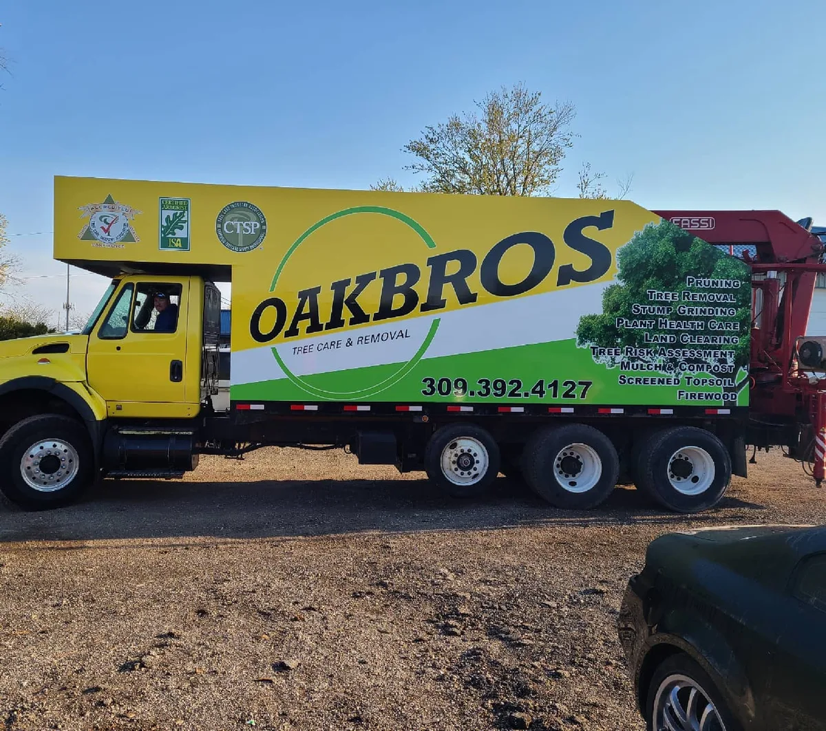 Oak Bros construction box truck wrap - Contractor fleet branding
